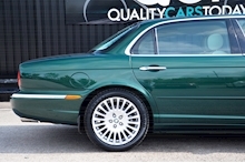 Jaguar XJ XJ XJ8 Sovereign 4.2 4dr Saloon Automatic Petrol - Thumb 11