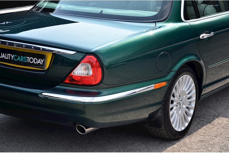 Jaguar XJ XJ XJ8 Sovereign 4.2 4dr Saloon Automatic Petrol Image 9