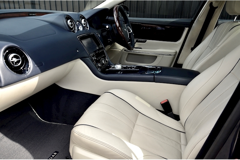 Jaguar XJ XJ TD Portfolio 3.0 4dr Saloon Automatic Diesel Image 2