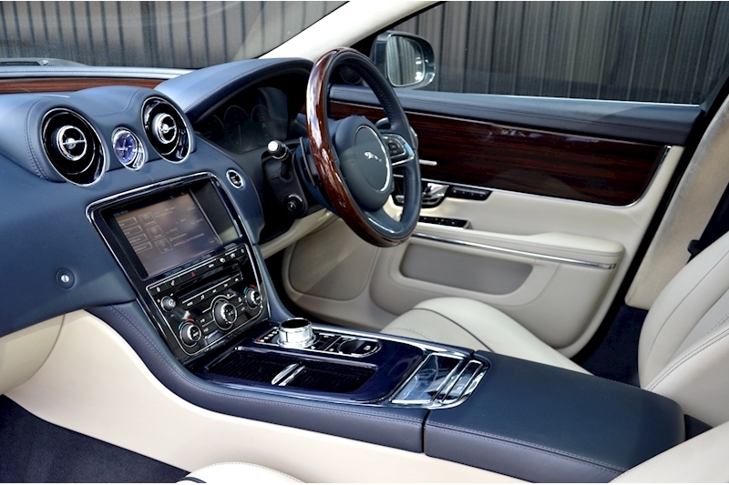 Jaguar XJ XJ TD Portfolio 3.0 4dr Saloon Automatic Diesel Image 9