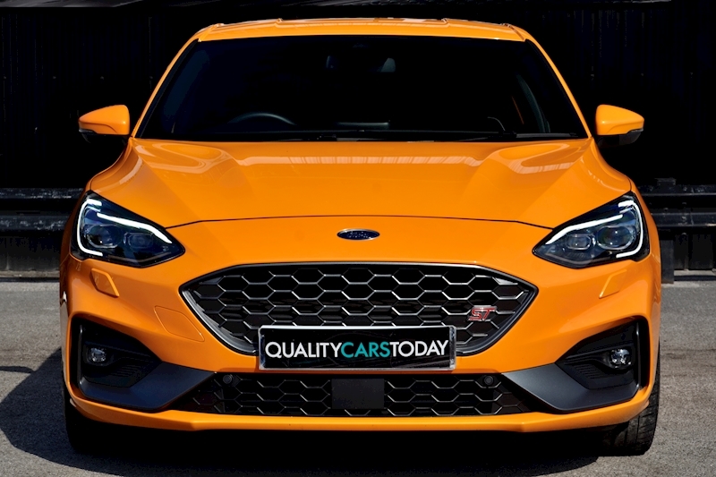 Ford Focus ST Orange Fury + Performance Pack + Wireless Charging Image 3