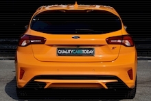 Ford Focus ST Orange Fury + Performance Pack + Wireless Charging - Thumb 4