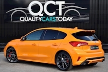 Ford Focus ST Orange Fury + Performance Pack + Wireless Charging - Thumb 1