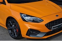 Ford Focus ST Orange Fury + Performance Pack + Wireless Charging - Thumb 16
