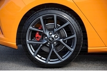 Ford Focus ST Orange Fury + Performance Pack + Wireless Charging - Thumb 18