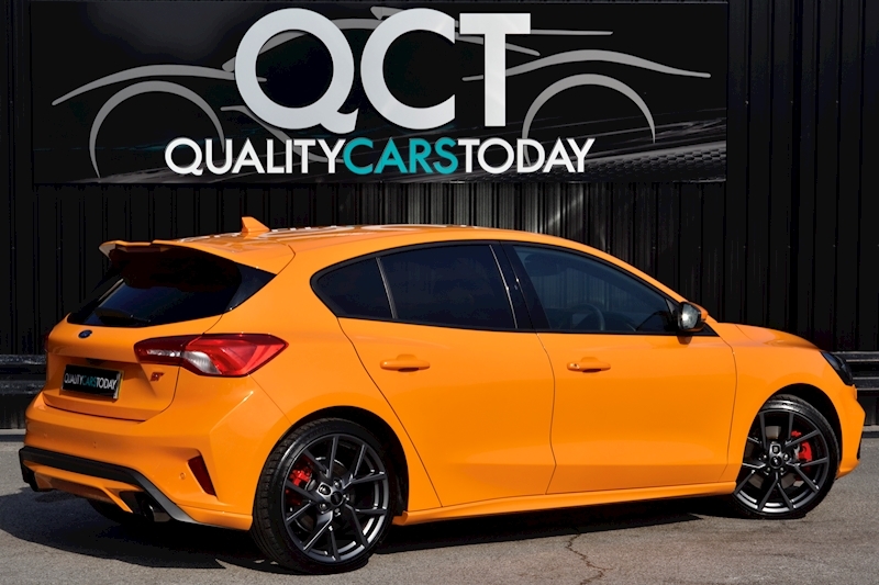 Ford Focus ST Orange Fury + Performance Pack + Wireless Charging Image 6