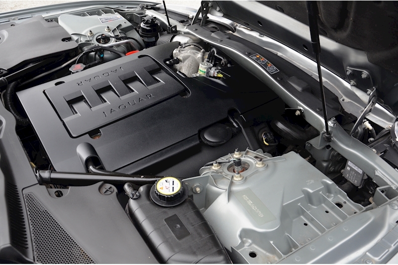 Jaguar XK XK V8 4.2 2dr Coupe Automatic Petrol Image 42