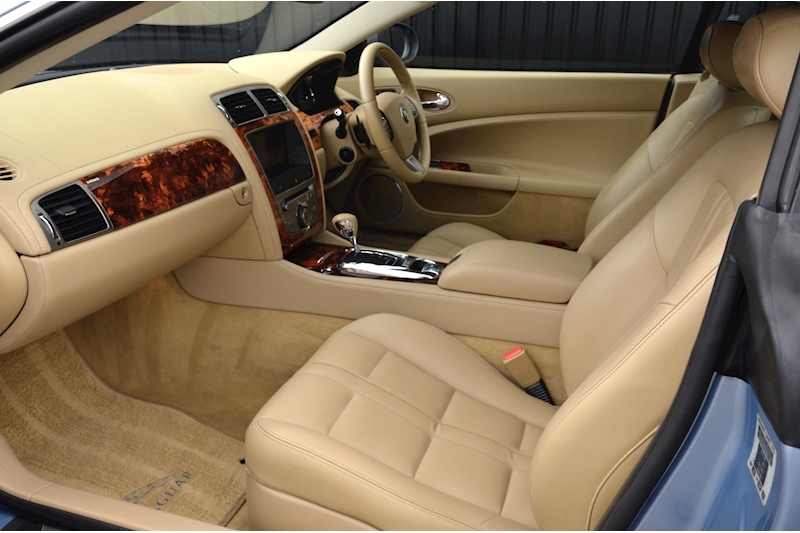 Jaguar XK XK V8 4.2 2dr Coupe Automatic Petrol Image 2