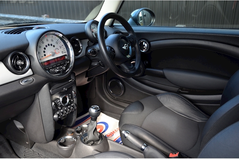 MINI Cooper 1.6 CHILI Pack 2 Former Keepers + Full Service History + CHILI Pack Image 24