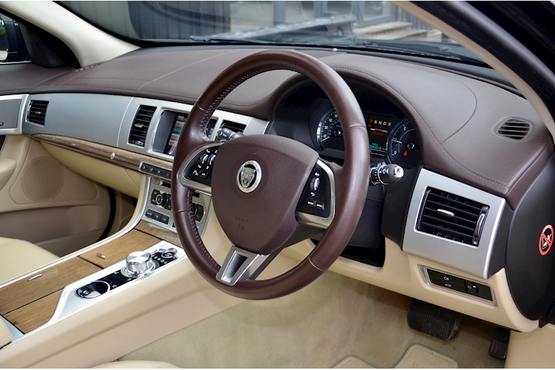 Jaguar XF Premium Luxury XF 2.2 Premium Luxury Image 21