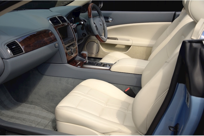 Jaguar XK XK V8 4.2 2dr Convertible Automatic Petrol Image 2