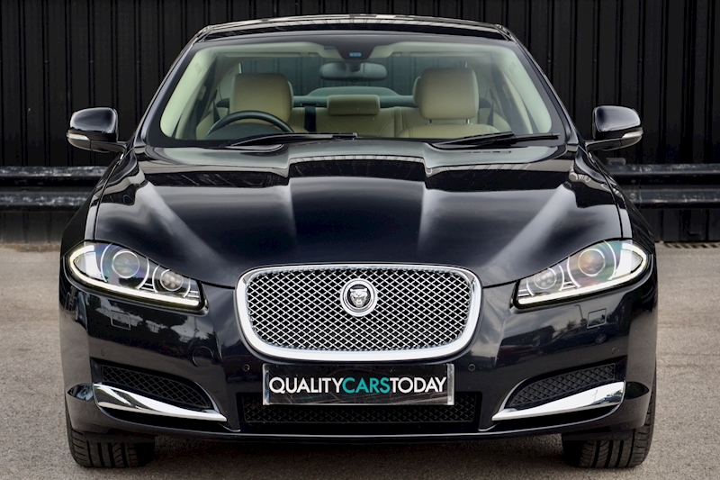 Jaguar XF XF d Luxury 2.2 4dr Saloon Automatic Diesel Image 3