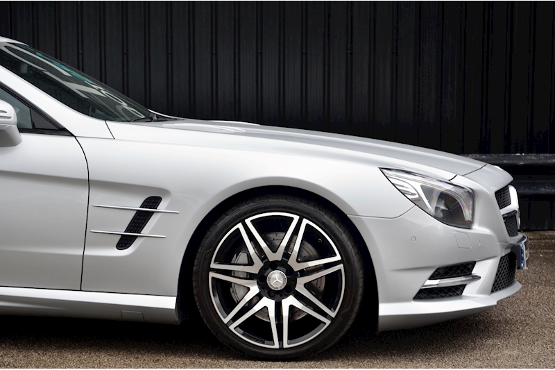 Mercedes-Benz SL 400 AMG Sport SL 400 AMG Sport Image 14