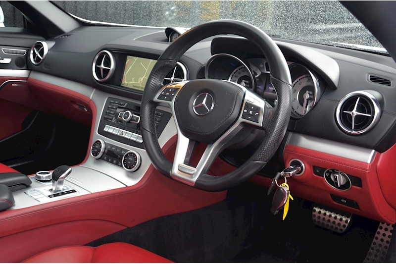 Mercedes-Benz SL 400 AMG Sport SL 400 AMG Sport Image 20