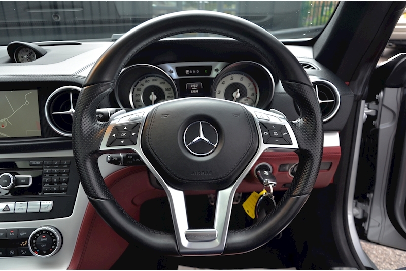 Mercedes-Benz SL 400 AMG Sport SL 400 AMG Sport Image 39