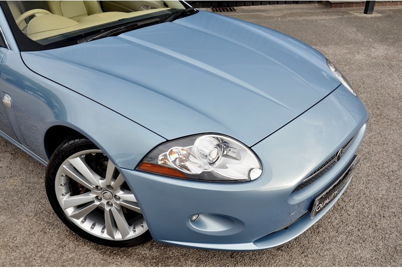 Jaguar XK XK 4.2 V8 Coupe Image 8