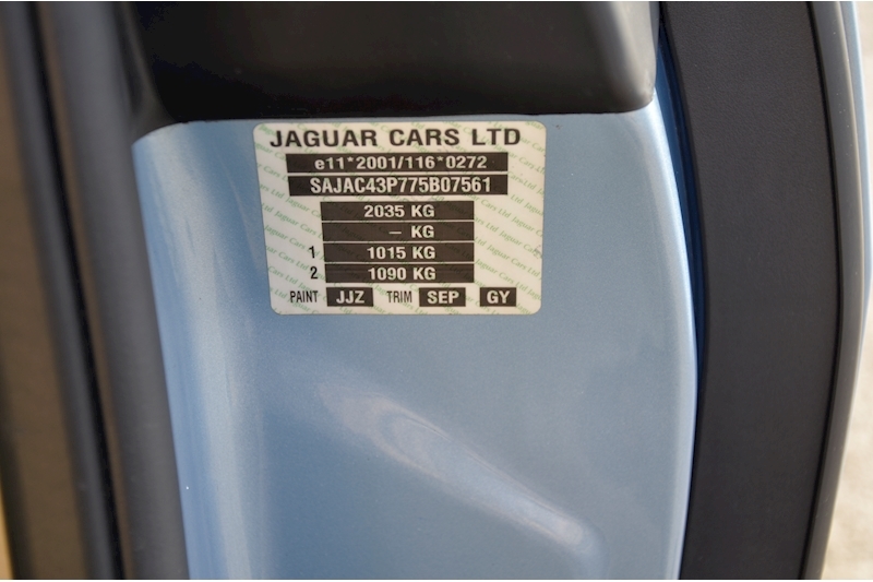 Jaguar XK XK 4.2 V8 Coupe Image 39