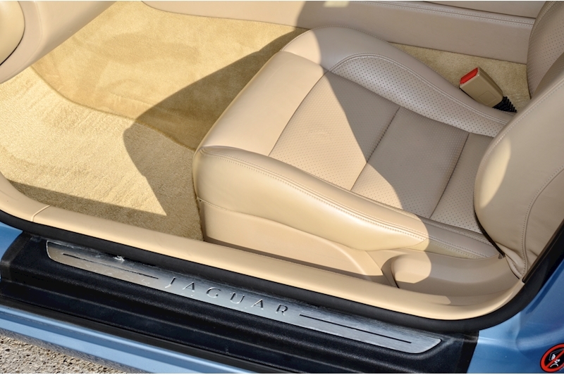 Jaguar XK XK 4.2 V8 Coupe Image 40