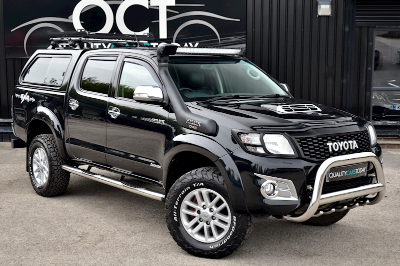 Toyota Hilux 3.0 D-4D Invincible Automatic + High Spec + Just Serviced by Toyota  + NO VAT Image 0