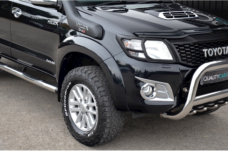 Toyota Hilux 3.0 D-4D Invincible Automatic + High Spec + Just Serviced by Toyota  + NO VAT Image 24