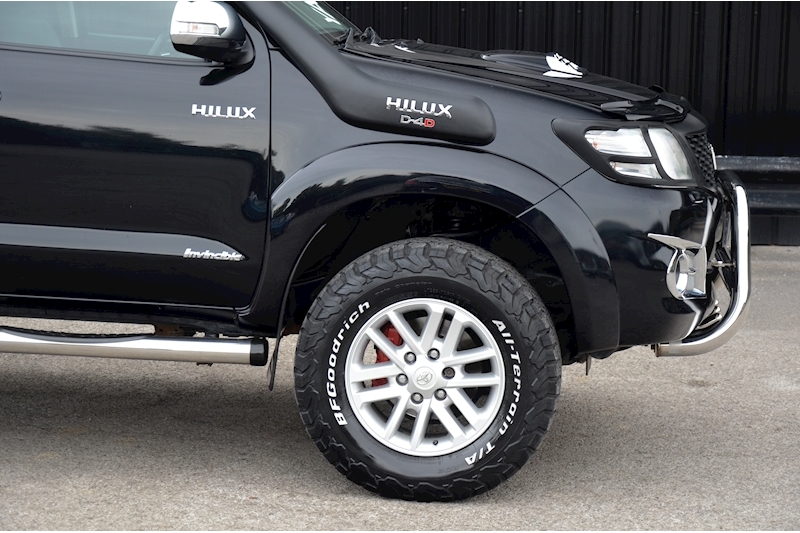 Toyota Hilux 3.0 D-4D Invincible Automatic + High Spec + Just Serviced by Toyota  + NO VAT Image 23