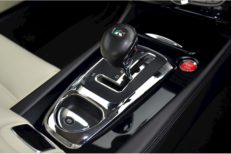 Jaguar XKR XKR V8 4.2 2dr Coupe Automatic Petrol Image 38