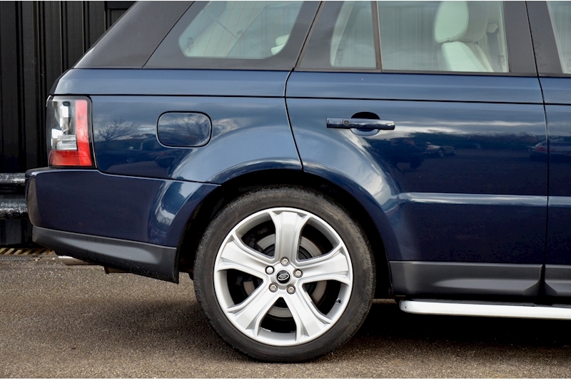 Land Rover Range Rover Sport HSE Luxury Full Land Rover Main Dealer Service History Image 10