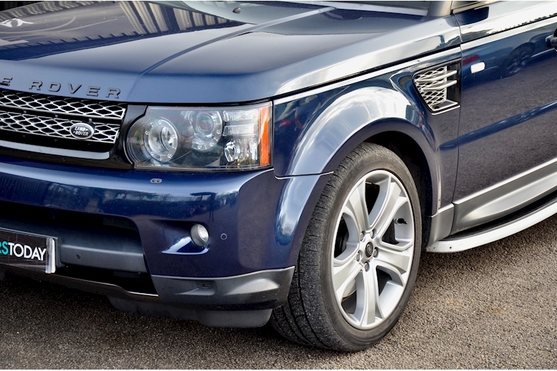 Land Rover Range Rover Sport HSE Luxury Full Land Rover Main Dealer Service History Image 27