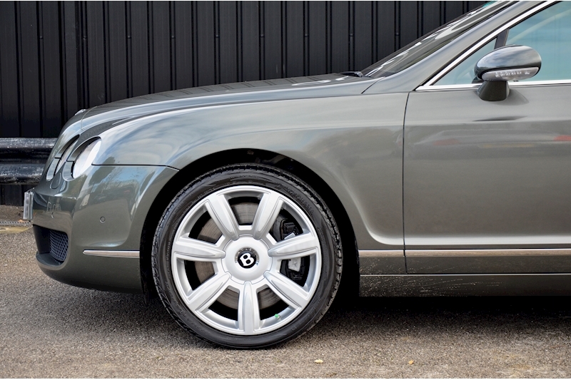 Bentley Continental 6.0 W12 Flying Spur Saloon 4dr Petrol Auto 4WD Euro 4 (560 ps) Image 42