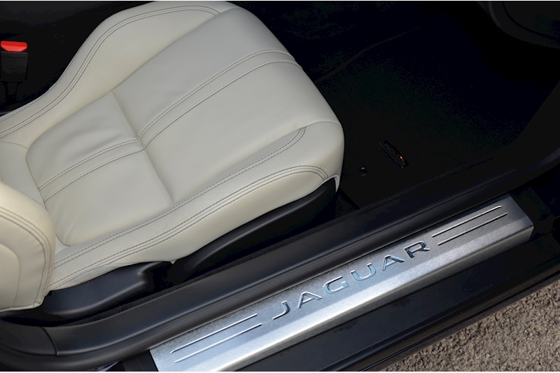 Jaguar F-Type V6 F-Type V6 F-Type V6 3.0 2dr Convertible Automatic Petrol Image 14