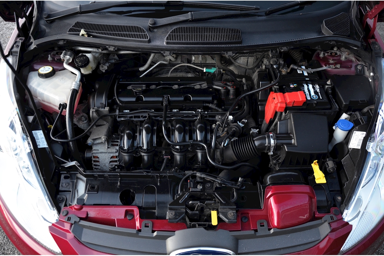 Ford Fiesta Titanium Full Service History inc.Cambelt - Large 31