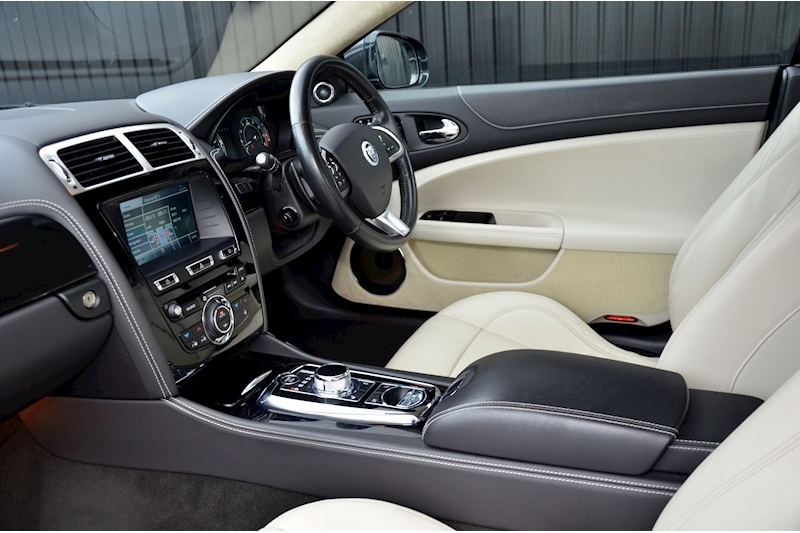 Jaguar XK XK V8 Portfolio 5.0 2dr Coupe Automatic Petrol Image 8