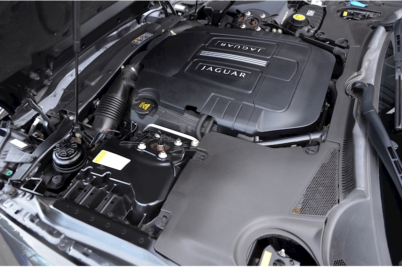 Jaguar XK XK V8 Portfolio 5.0 2dr Coupe Automatic Petrol Image 31