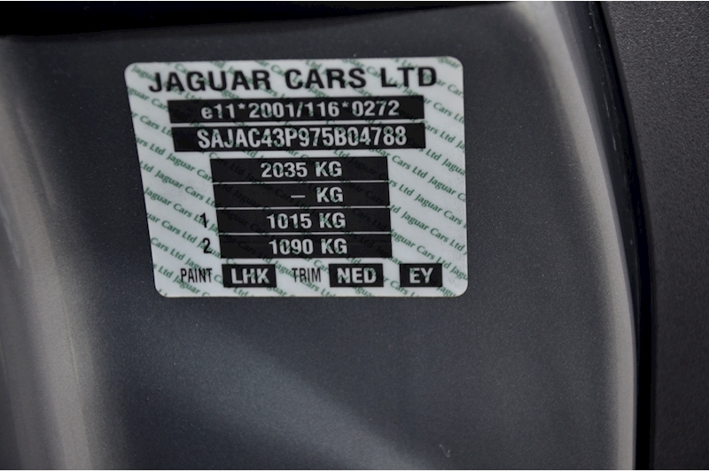 Jaguar XK 4.2 V8 Coupe XK 4.2 V8 Coupe Image 32