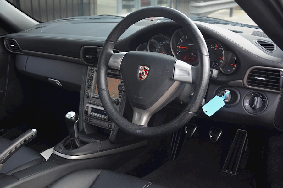 Porsche 911 Carrera 4 Manual 911 Carrera 4 Manual *Sunroof + Sports Exhaust + Sport Seats + Sport Shifter* Image 17