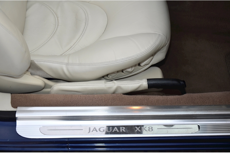 Jaguar XK8 4.2 V8 Convertible Pacific Blue + Ivory + 3 Former Keepers + Adaptive Cruise + Premium Sound Image 8
