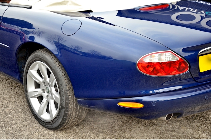 Jaguar XK8 4.2 V8 Convertible Pacific Blue + Ivory + 3 Former Keepers + Adaptive Cruise + Premium Sound Image 20