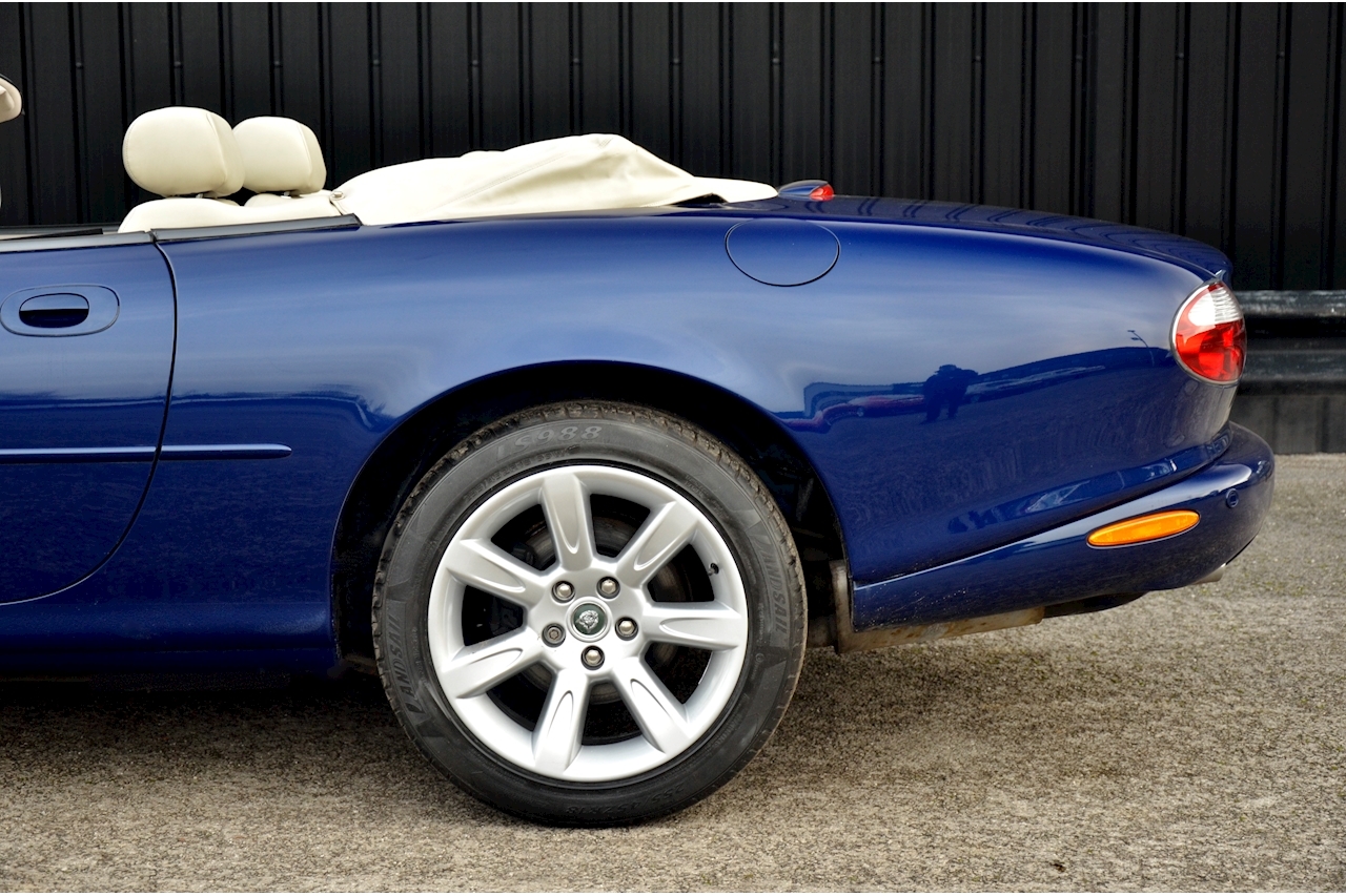 Jaguar XK8 4.2 V8 Convertible Pacific Blue + Ivory + 3 Former Keepers + Adaptive Cruise + Premium Sound - Large 19