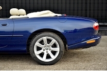 Jaguar XK8 4.2 V8 Convertible Pacific Blue + Ivory + 3 Former Keepers + Adaptive Cruise + Premium Sound - Thumb 19