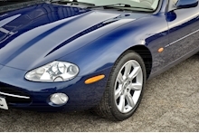 Jaguar XK8 4.2 V8 Convertible Pacific Blue + Ivory + 3 Former Keepers + Adaptive Cruise + Premium Sound - Thumb 17