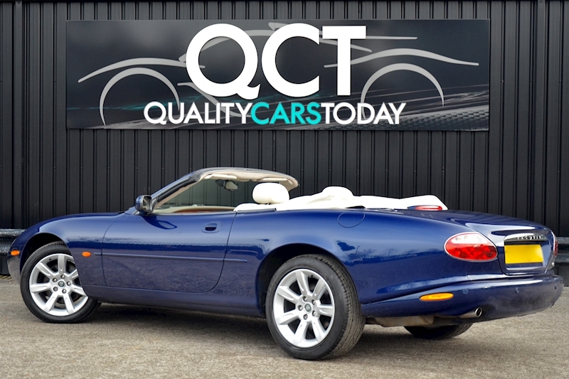 Jaguar XK8 4.2 V8 Convertible Pacific Blue + Ivory + 3 Former Keepers + Adaptive Cruise + Premium Sound Image 9