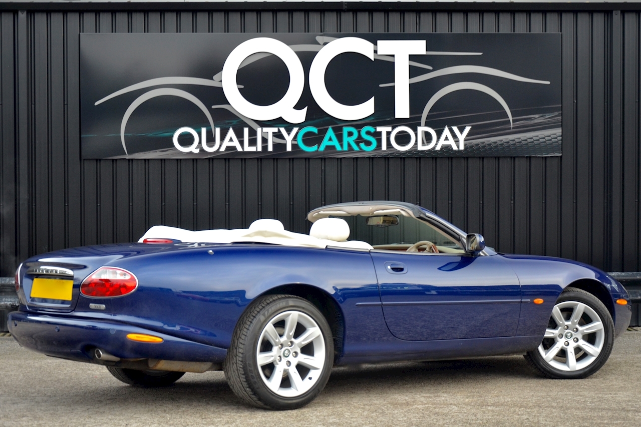 Jaguar XK8 4.2 V8 Convertible Pacific Blue + Ivory + 3 Former Keepers + Adaptive Cruise + Premium Sound - Large 10