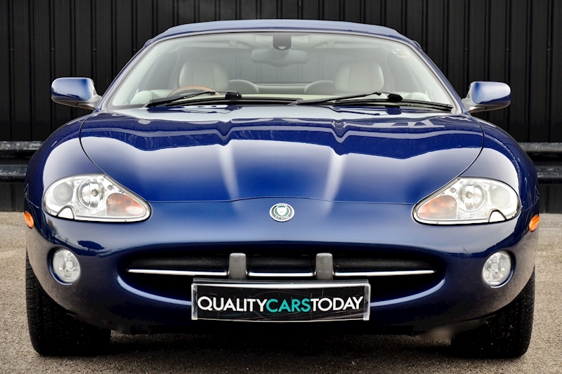 Jaguar XK8 4.2 V8 Convertible Pacific Blue + Ivory + 3 Former Keepers + Adaptive Cruise + Premium Sound Image 3