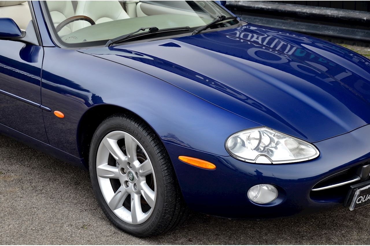 Jaguar XK8 4.2 V8 Convertible Pacific Blue + Ivory + 3 Former Keepers + Adaptive Cruise + Premium Sound - Large 31