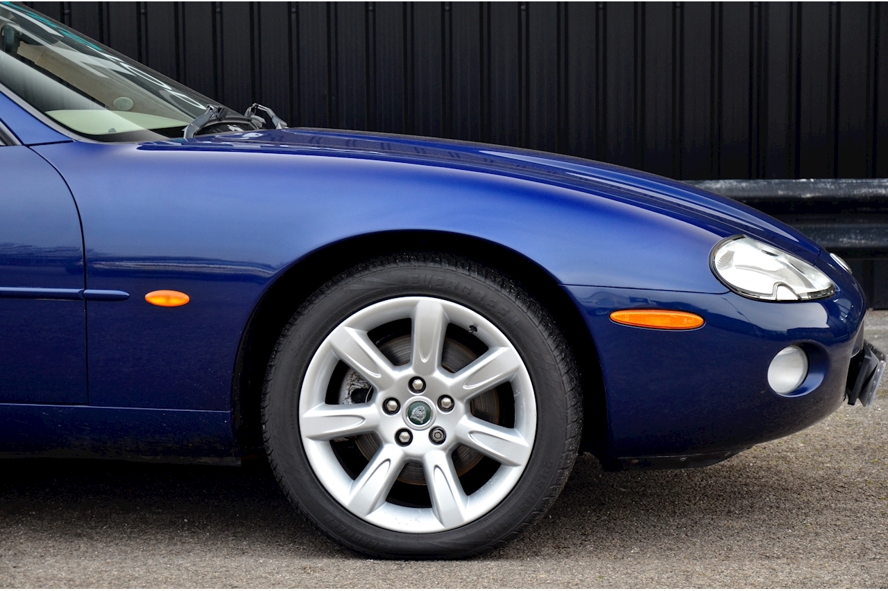 Jaguar XK8 4.2 V8 Convertible Pacific Blue + Ivory + 3 Former Keepers + Adaptive Cruise + Premium Sound - Large 30