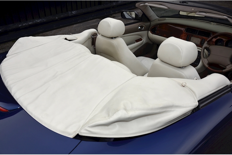 Jaguar XK8 4.2 V8 Convertible Pacific Blue + Ivory + 3 Former Keepers + Adaptive Cruise + Premium Sound Image 35