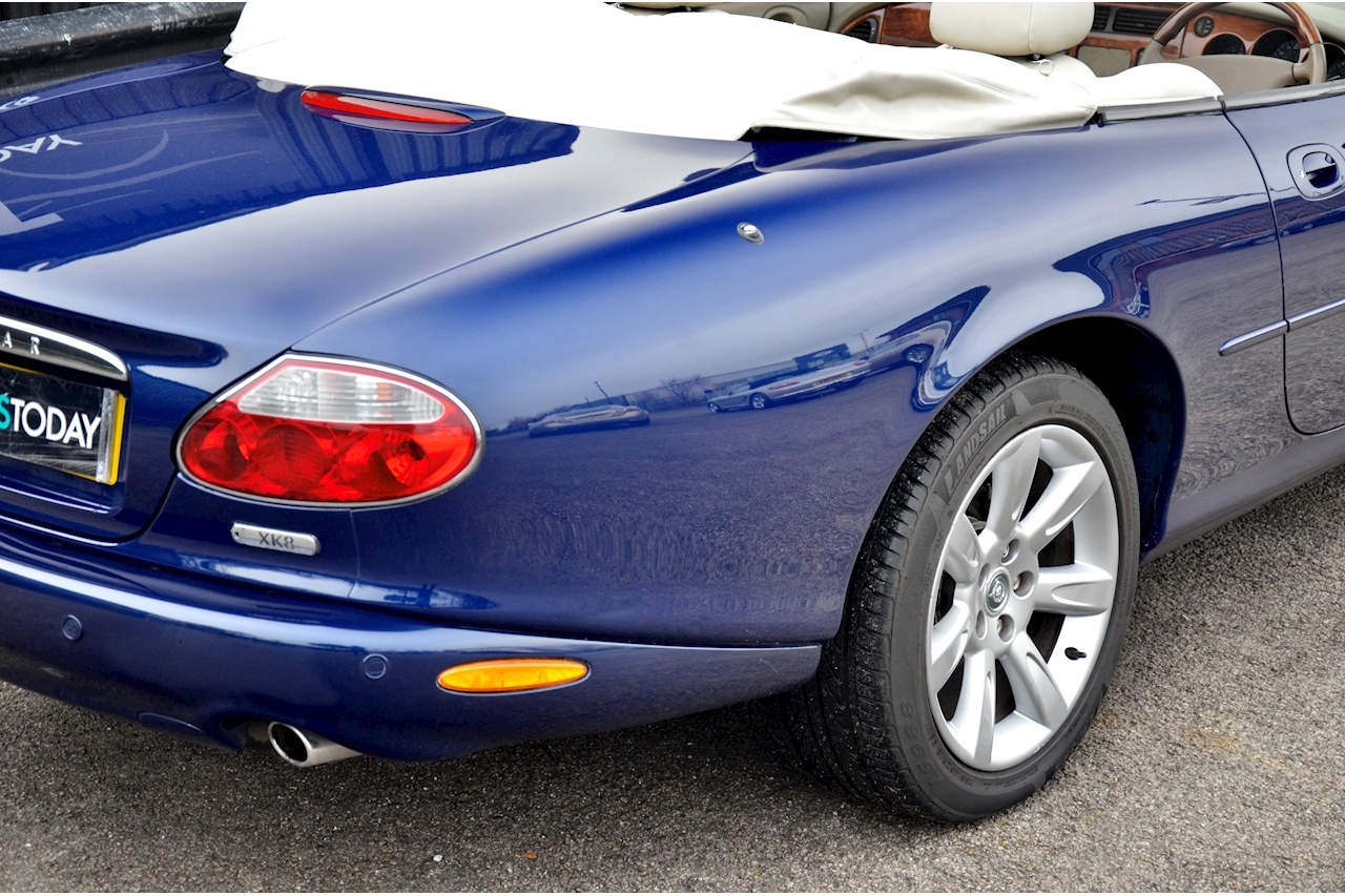 Jaguar XK8 4.2 V8 Convertible Pacific Blue + Ivory + 3 Former Keepers + Adaptive Cruise + Premium Sound - Large 28