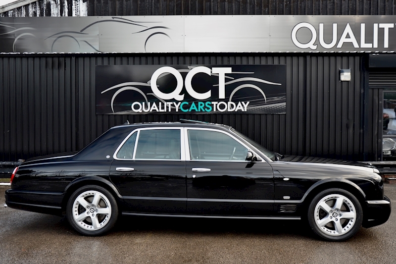 Bentley Arnage T Mulliner Level 2 2009 Model + Hooper Rear Window + Exceptional Condition and Provenance Image 6