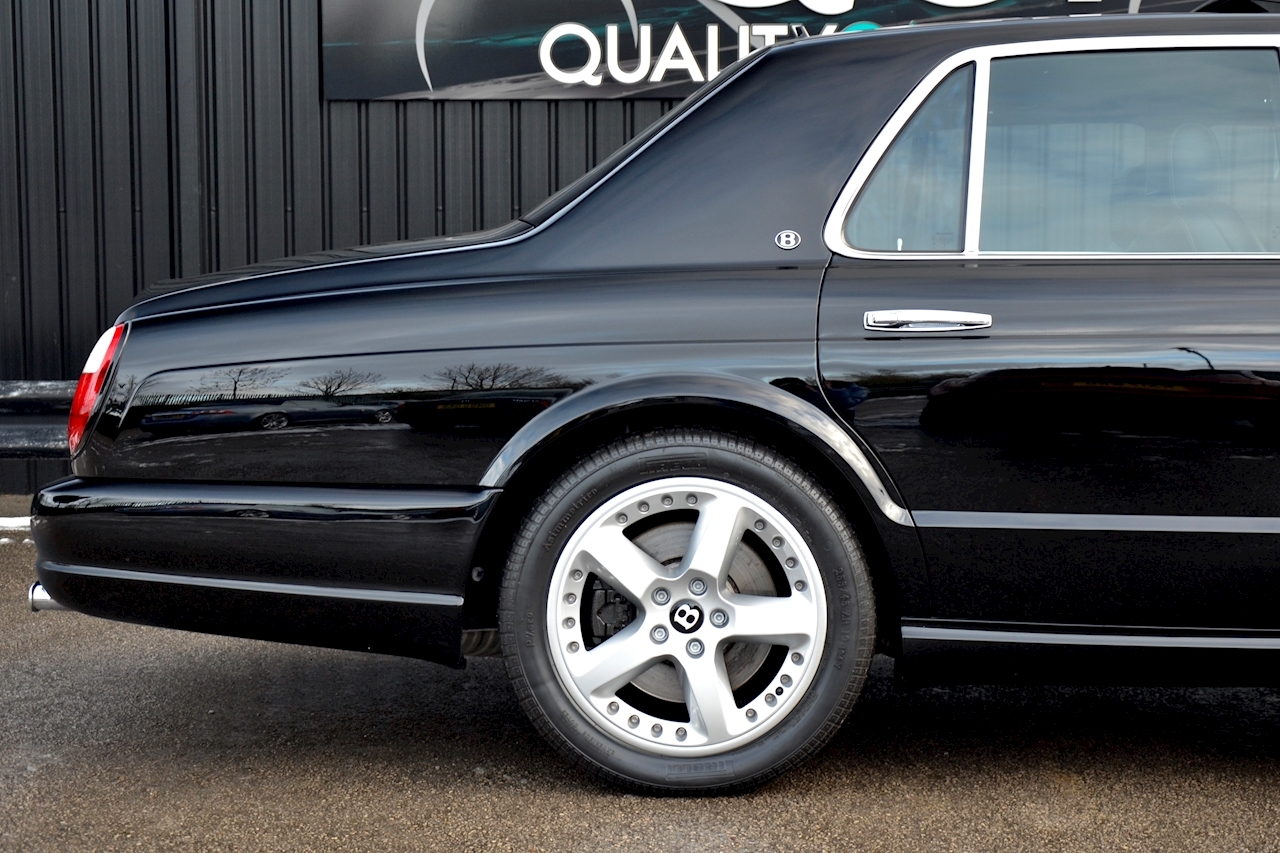 Bentley Arnage T Mulliner Level 2 2009 Model + Hooper Rear Window + Exceptional Condition and Provenance - Large 16