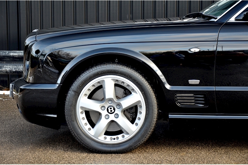 Bentley Arnage T Mulliner Level 2 2009 Model + Hooper Rear Window + Exceptional Condition and Provenance Image 20